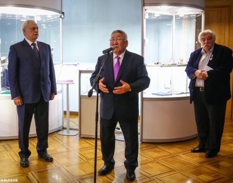 Егор Борисов и Георгий Полтавченко открыли в Санкт-Петербурге выставку «Сокровищница Республики Саха (Якутия)
