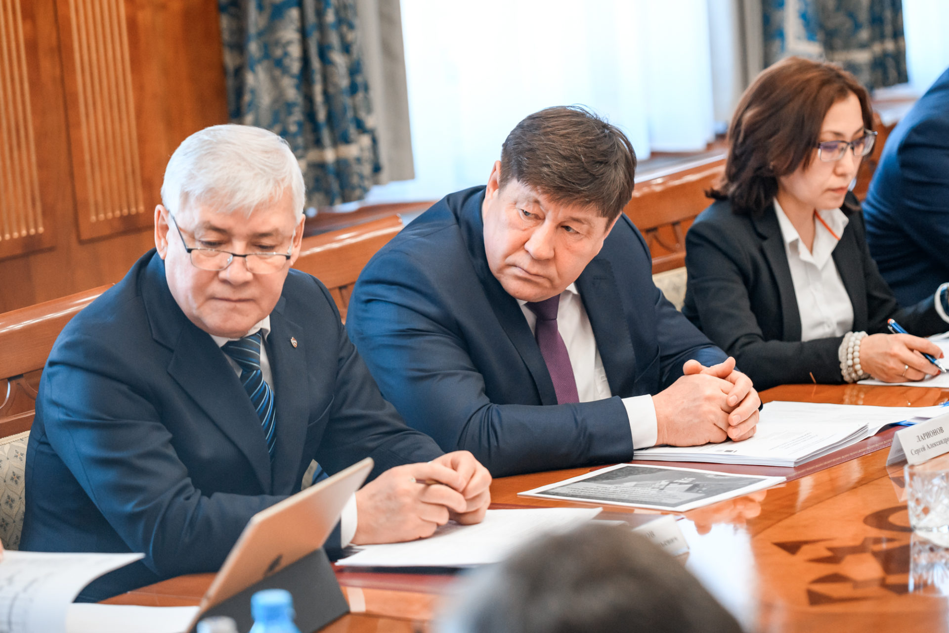 Вопрос начала строительства высокотехнологичной Жатайской судоверфи рассмотрен на совещании у Главы Якутии