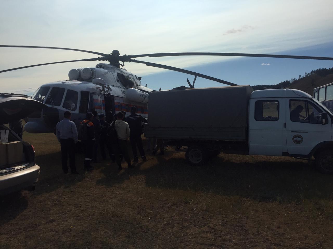 Вертолет Ми-8 Хабаровского авиационно-спасательного центра МЧС России вылетел из города Якутска в поселок Батагай