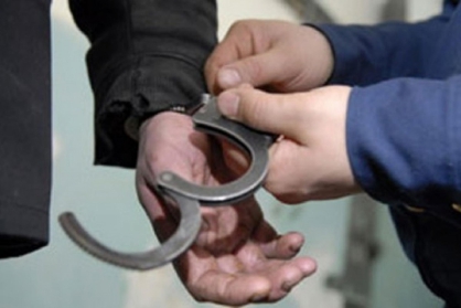 Житель Якутска, применивший насилие к сотруднику ДПС при составлении административного материала за переход проезжей части в неустановленном месте, ответит за свои действия в суде