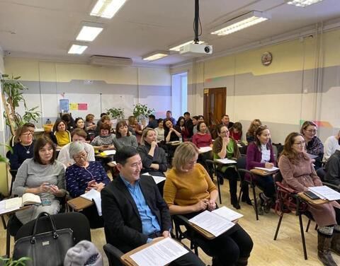 В Якутии для семей и специалистов, работающих с детьми-сиротами, организовали серию семинаров