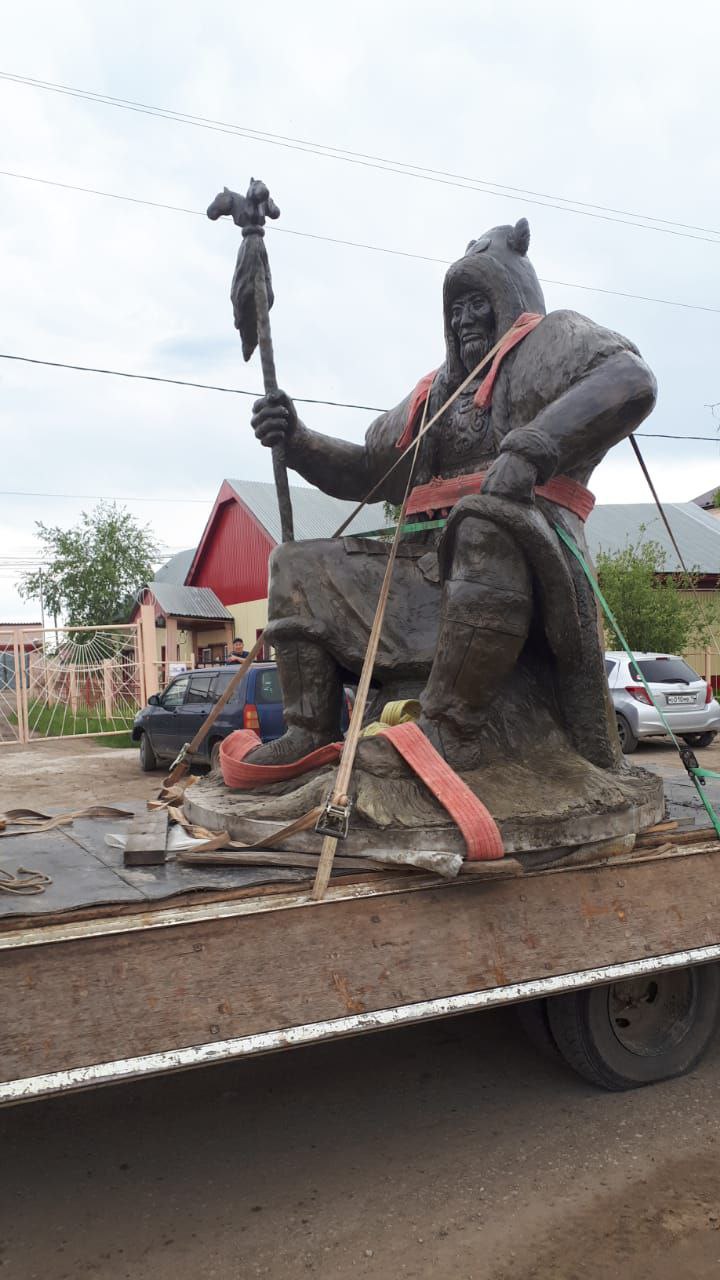 В райцентре Усть-Алданского улуса установят памятник Легой Тойону