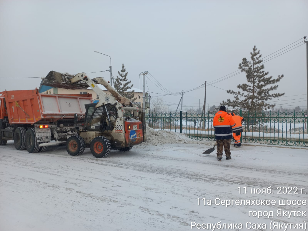 С территории Якутска за месяц убрали и вывезли около 13 тысяч кубометров снега