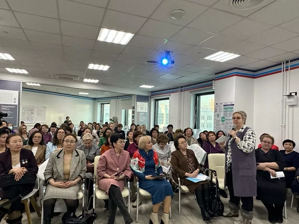 В Якутске состоялось республиканское собрание матерей «Национальная стратегия в интересах женщин «Услышать каждую»