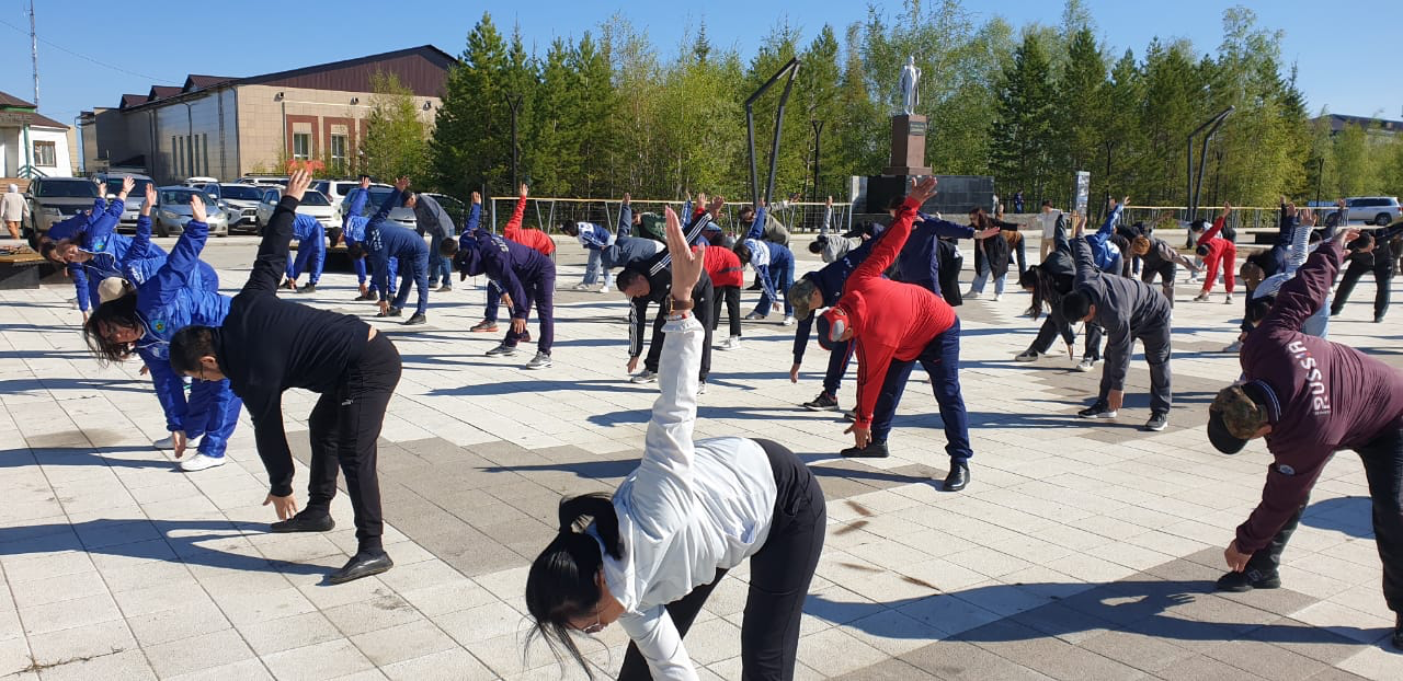Сарсыардааҥҥы сэрээккэҕэ өрөспүүбүлүкэ спордун салайааччылара кытыннылар
