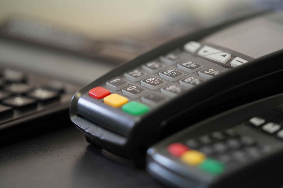 C мессенджером MAX: в России создадут сервис для подтверждения возраста без паспорта