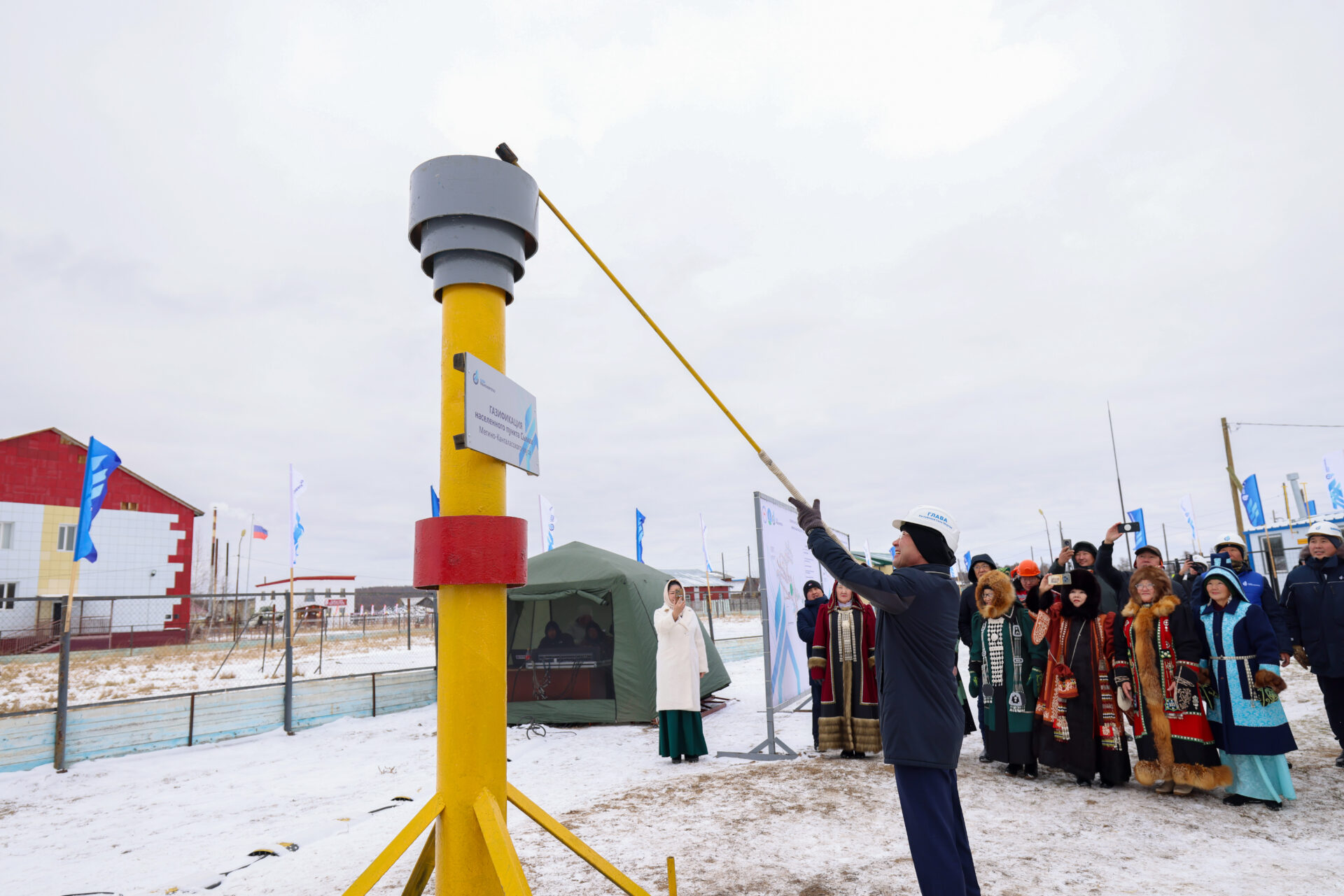 На малой родине первого Героя СССР из народа саха Федора Попова запустили газ