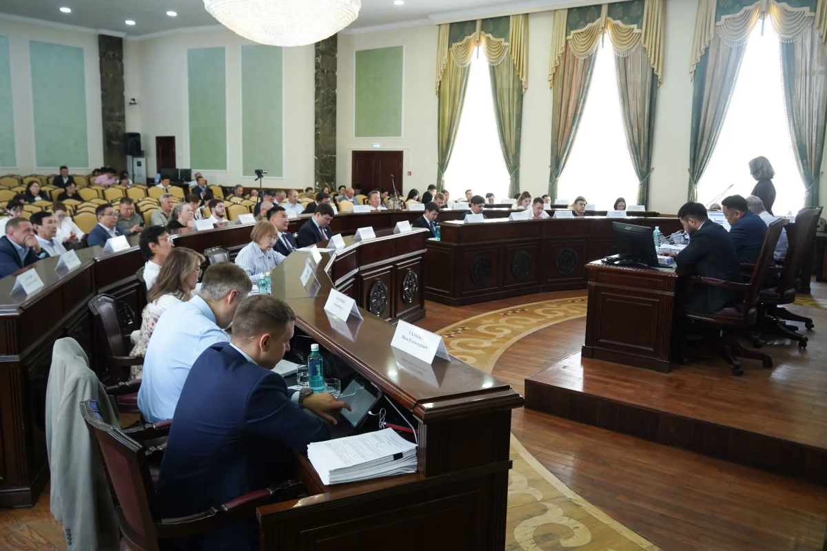 Депутаты Якутской городской Думы утвердили изменения городского бюджета на 2026-2028 годы