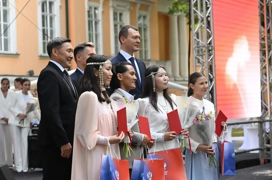 Чурапчытааҕы физическэй култуура уонна успуорт институтун бүтэрээччилэр дьупулуомнарын Москваҕа туттардылар