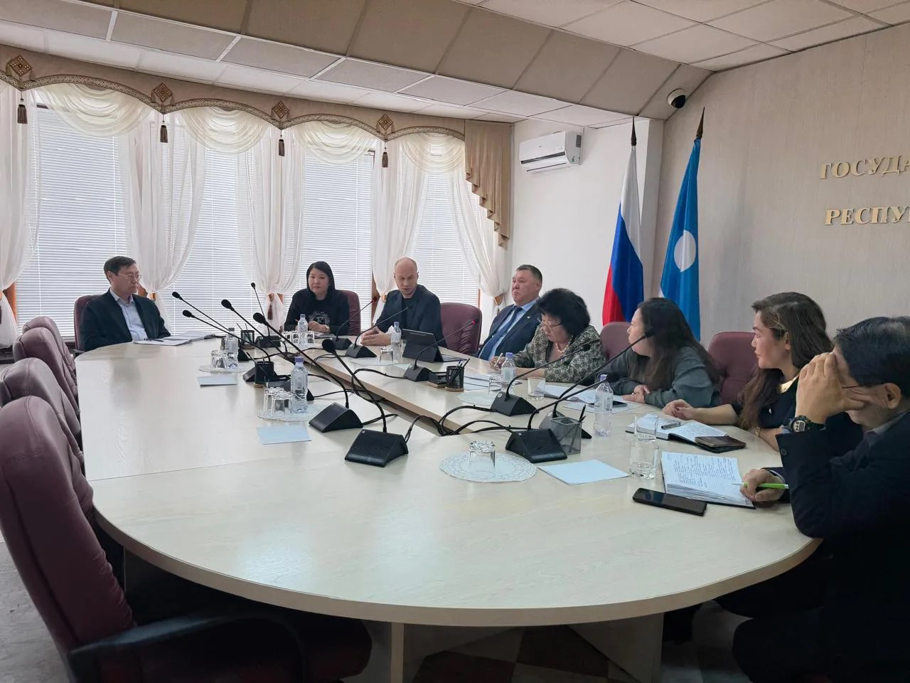 В Ил Тумэне обсудили возобновление прямого авиасообщения между Тикси и Москвой