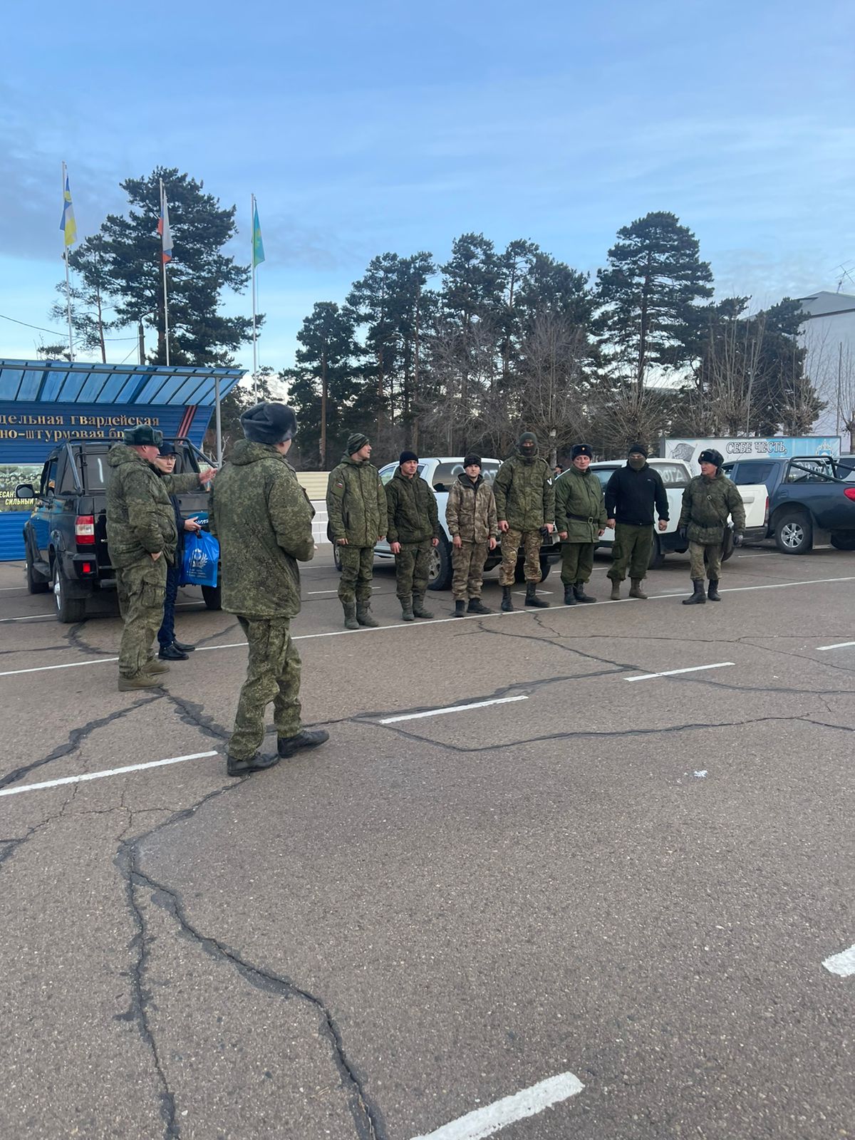 Якутия передала автотранспорт российским военным