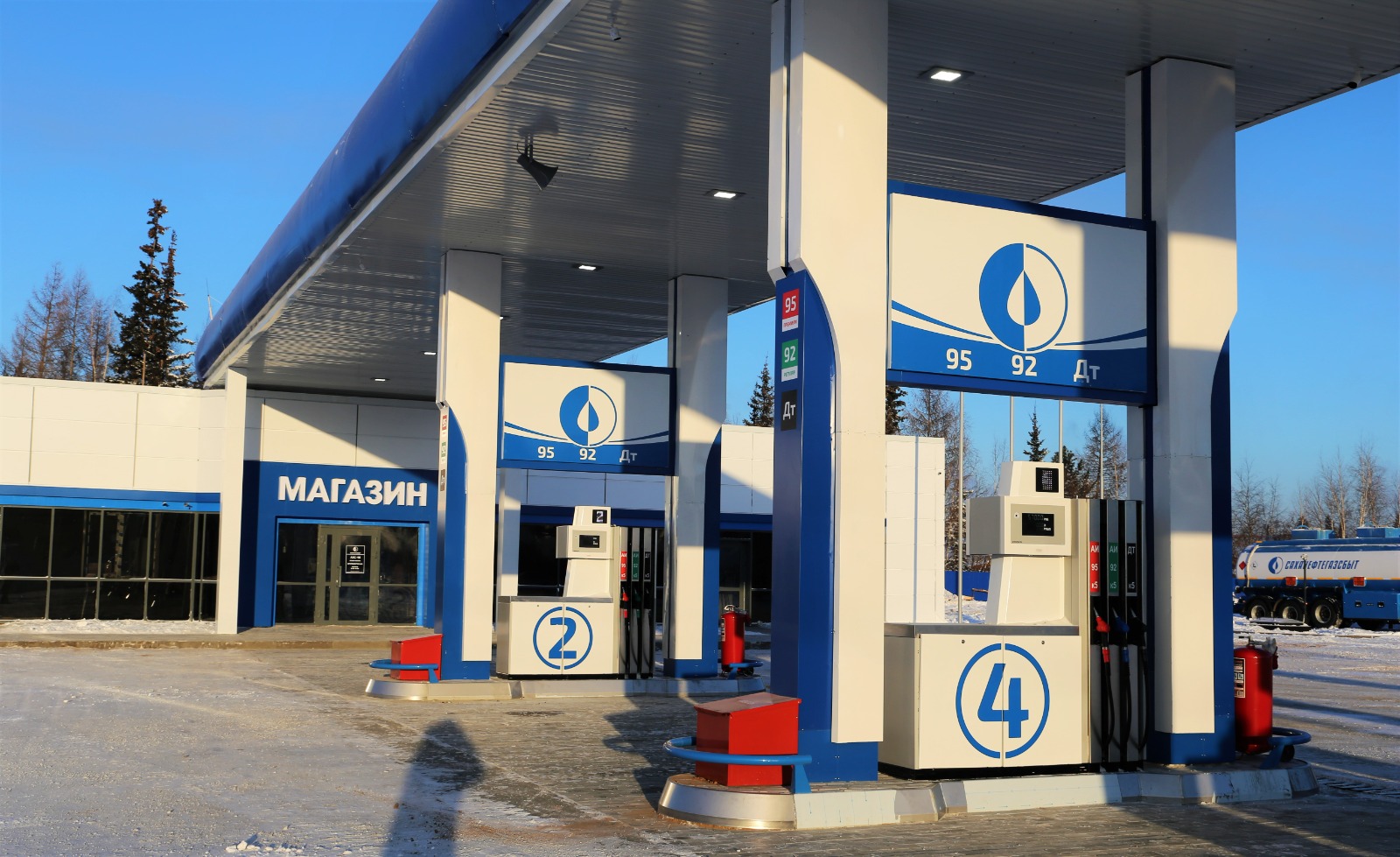 «Саханефтегазсбыт» повысил цены на бензин минимально