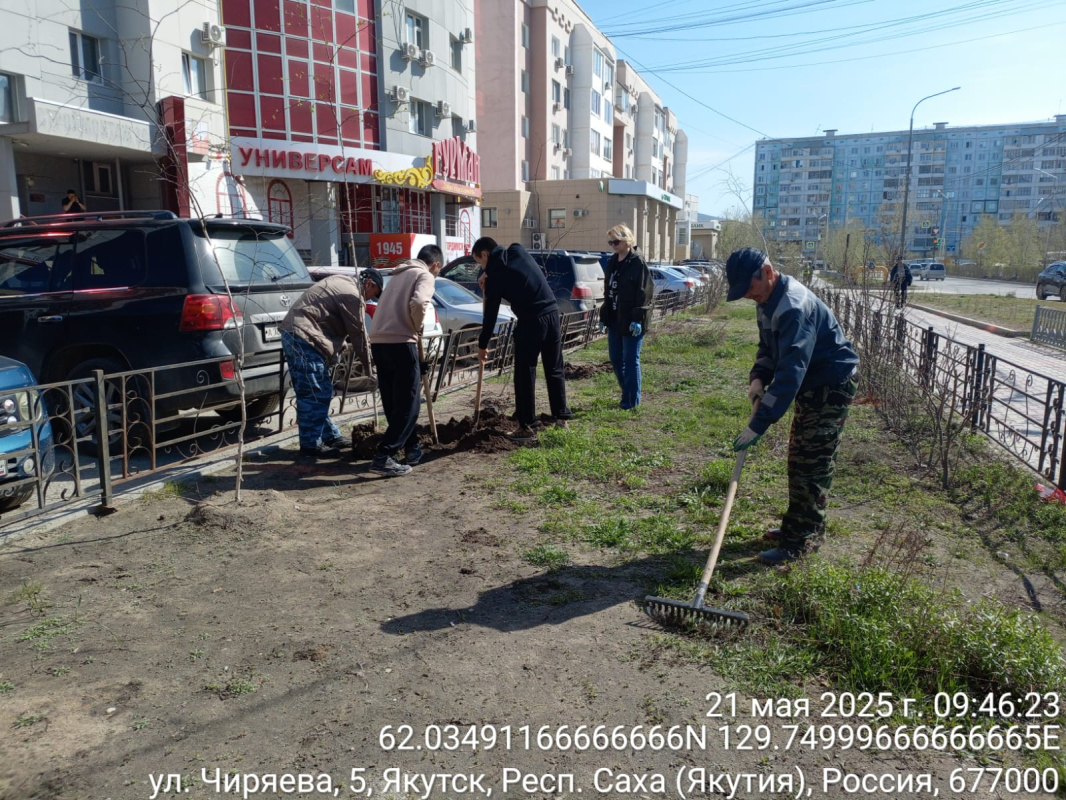 В Якутске продолжают санитарную очистку территории в усиленном режиме