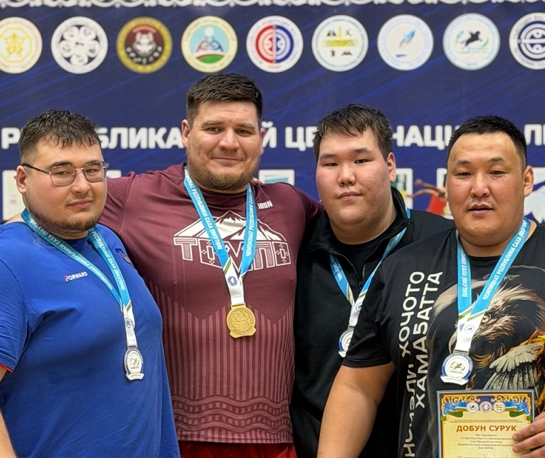 На чемпионате Якутии по мас-рестлингу определены сильнейшие мадьыны республики