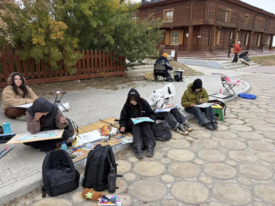 В Якутске впервые прошёл открытый городской пленэр